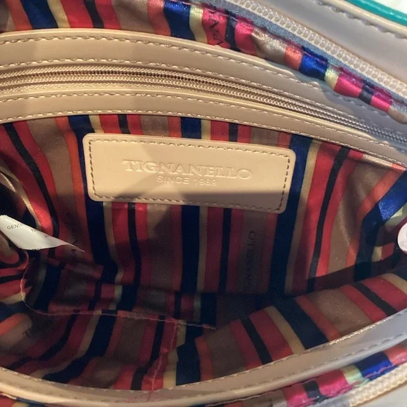 Tignanello Crossbody leather bag with card slots and zippered compartments. - Picture 6 of 14